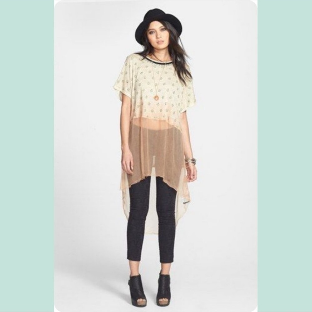 FREE PEOPLE Diamond Linen Embellished Dip
Dye Tunic